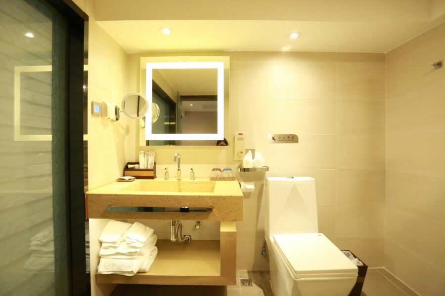 Lavande Hotel Baogang Avenue Guangbai Xinyi Branch Guangzhou Exterior photo